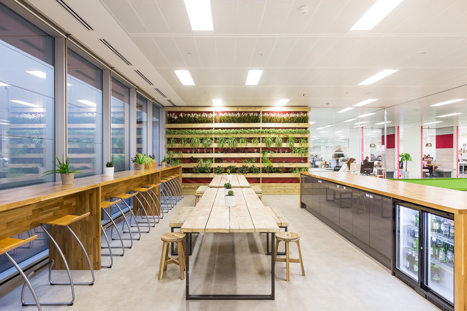 Top Benefits of Coworking Spaces for Your Business