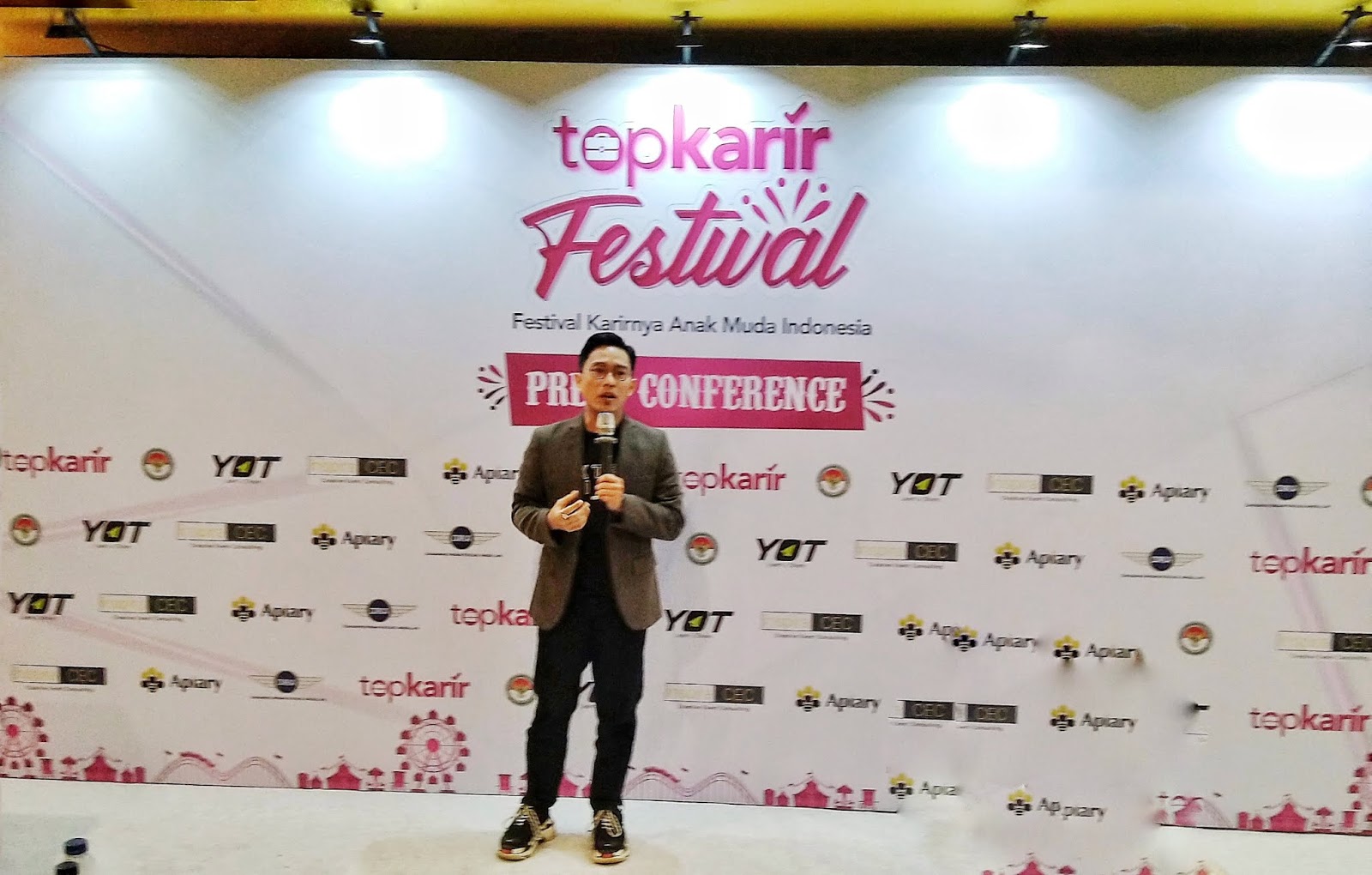 TopKarir Startup Provides Quick Career Information for Indonesia Young Generation