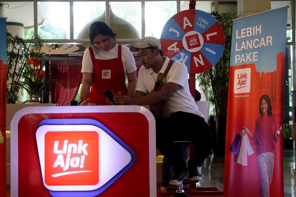 DANA, GoPay and LinkAja Strategies to Face WeChat Pay and Alipay