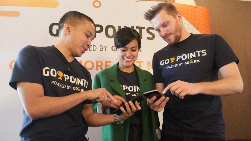 Seeing Movement and Opportunity of Grab and Gojek to Establish Digital Bank